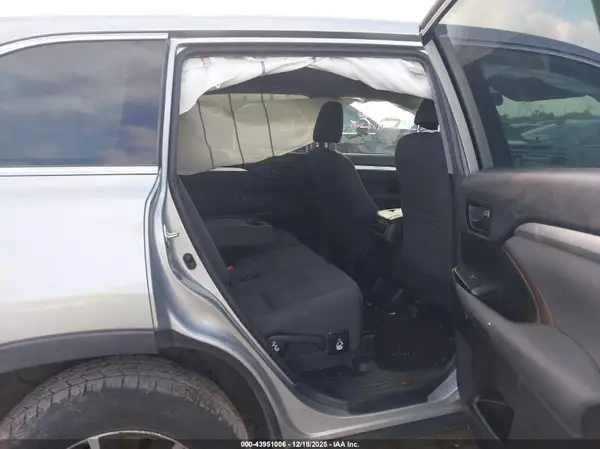 5TDZARFH4KS059798 2019 TOYOTA HIGHLANDER - Image 8