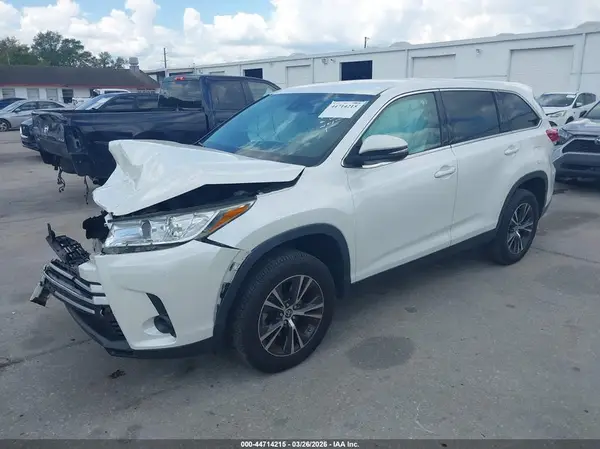 5TDZARFH4KS061423 2019 TOYOTA HIGHLANDER - Image 2