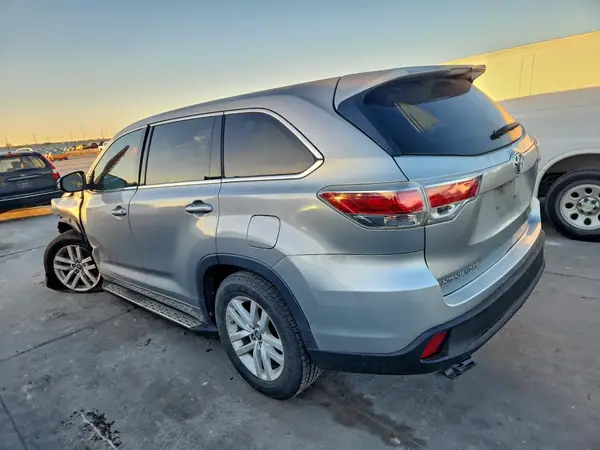 5TDZARFH5GS021729 2016 TOYOTA HIGHLANDER - Image 2