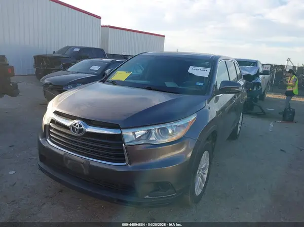 5TDZARFH5GS021827 2016 TOYOTA HIGHLANDER - Image 2