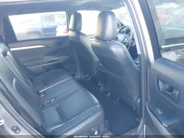 5TDZARFH5GS021827 2016 TOYOTA HIGHLANDER - Image 8