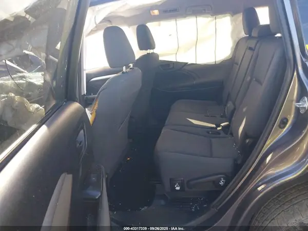 5TDZARFH5HS023286 2017 TOYOTA HIGHLANDER - Image 8