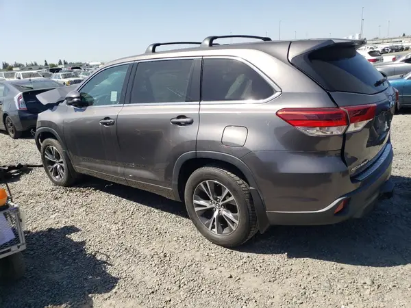 5TDZARFH5HS023384 2017 TOYOTA HIGHLANDER - Image 2
