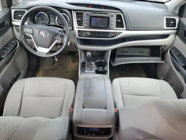 5TDZARFH5HS023790 2017 TOYOTA HIGHLANDER - Image 8