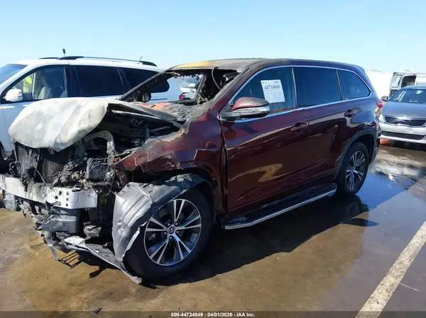 5TDZARFH5HS025524 2017 TOYOTA HIGHLANDER - Image 2