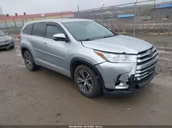 5TDZARFH5HS026964 2017 TOYOTA HIGHLANDER
