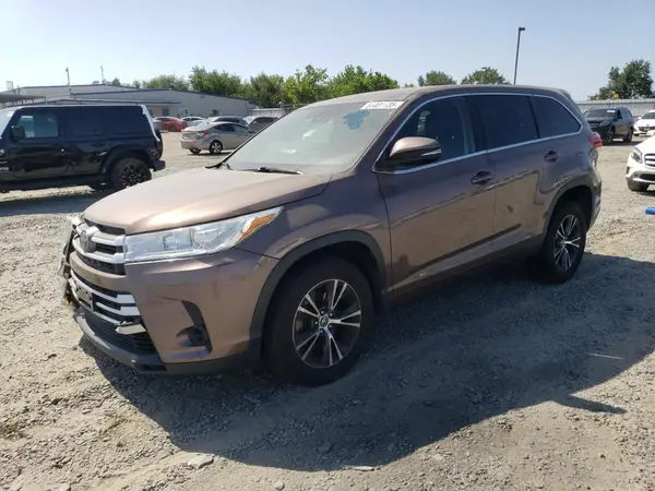 5TDZARFH5HS028648 2017 TOYOTA HIGHLANDER - Image 1