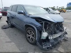 5TDZARFH5HS028858 2017 TOYOTA HIGHLANDER