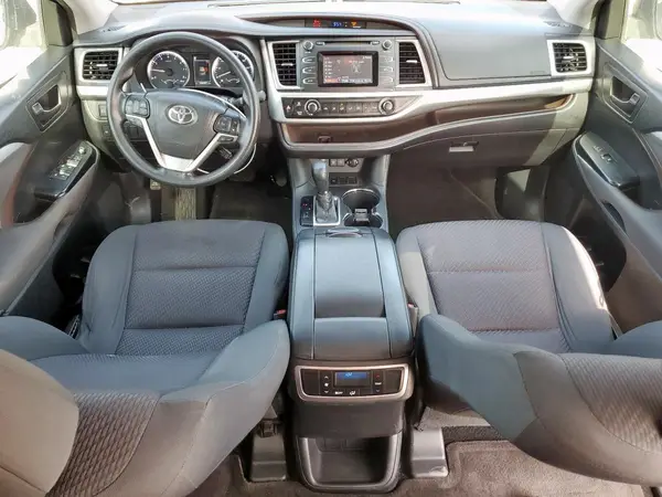 5TDZARFH5HS028861 2017 TOYOTA HIGHLANDER - Image 8