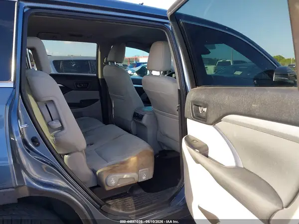 5TDZARFH5HS029413 2017 TOYOTA HIGHLANDER - Image 8
