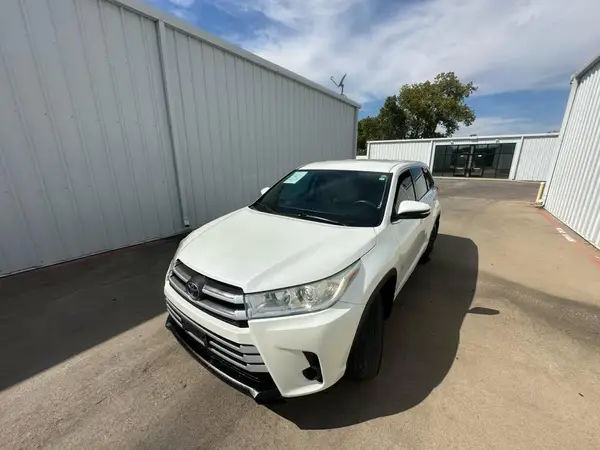 5TDZARFH5JS034021 2018 TOYOTA HIGHLANDER - Image 2