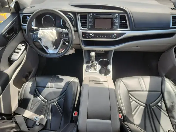 5TDZARFH5JS040689 2018 TOYOTA HIGHLANDER - Image 8