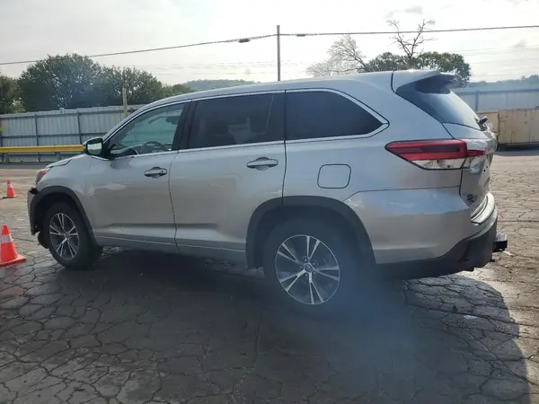 5TDZARFH5JS041051 2018 TOYOTA HIGHLANDER - Image 2