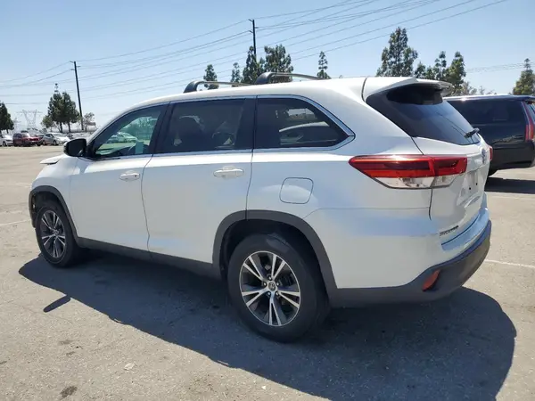 5TDZARFH5KS043948 2019 TOYOTA HIGHLANDER - Image 2
