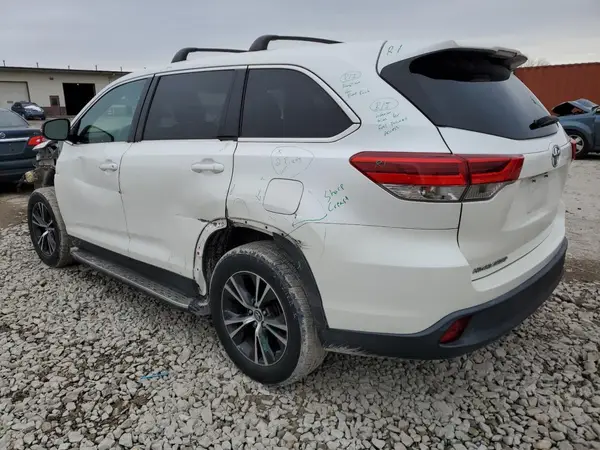 5TDZARFH5KS048289 2019 TOYOTA HIGHLANDER - Image 2