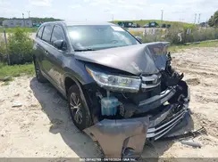 5TDZARFH5KS049488 2019 TOYOTA HIGHLANDER