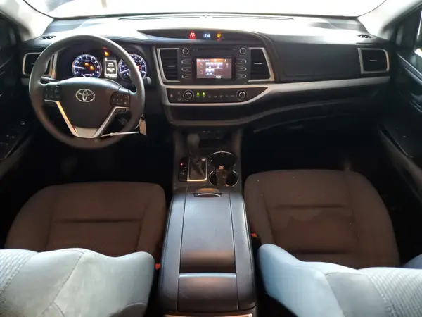 5TDZARFH5KS049555 2019 TOYOTA HIGHLANDER - Image 8