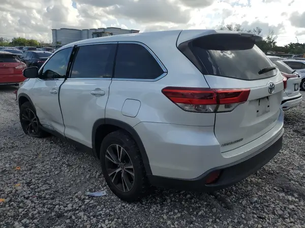 5TDZARFH5KS050348 2019 TOYOTA HIGHLANDER - Image 2
