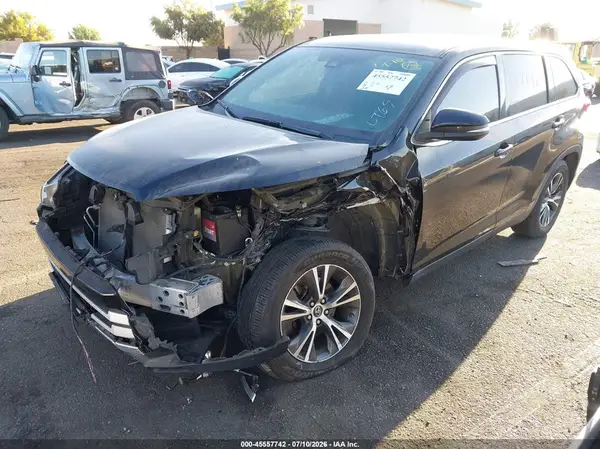 5TDZARFH5KS052293 2019 TOYOTA HIGHLANDER - Image 2