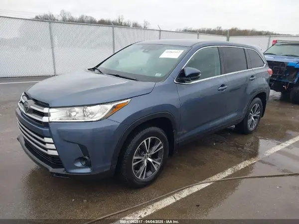 5TDZARFH5KS052679 2019 TOYOTA HIGHLANDER - Image 2