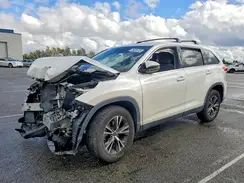 5TDZARFH5KS054125 2019 TOYOTA HIGHLANDER
