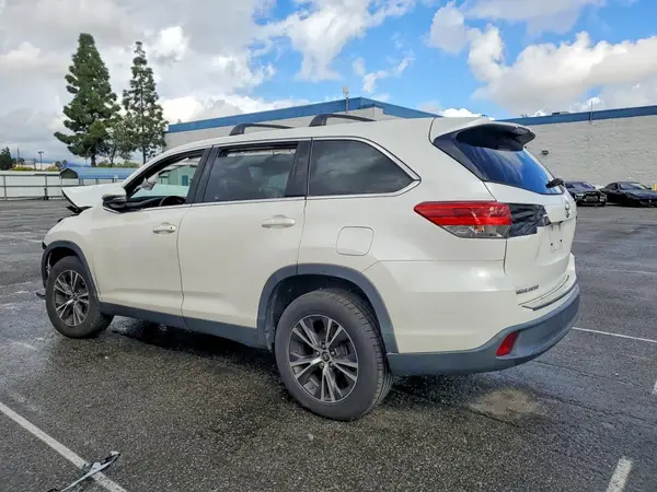 5TDZARFH5KS054125 2019 TOYOTA HIGHLANDER - Image 2