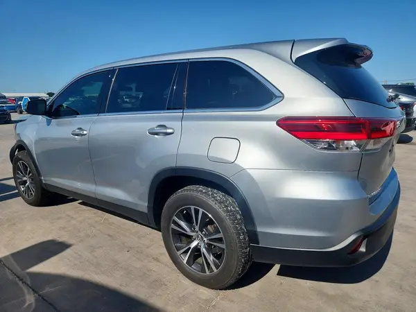 5TDZARFH5KS056778 2019 TOYOTA HIGHLANDER - Image 2