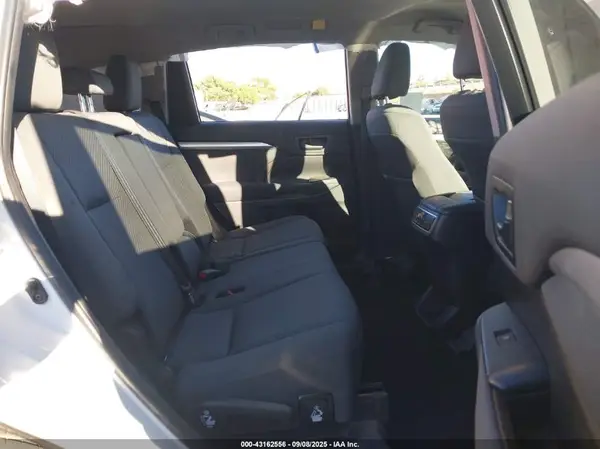 5TDZARFH5KS057297 2019 TOYOTA HIGHLANDER - Image 8