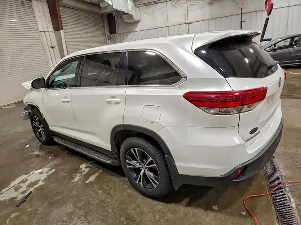 5TDZARFH5KS058305 2019 TOYOTA HIGHLANDER - Image 2