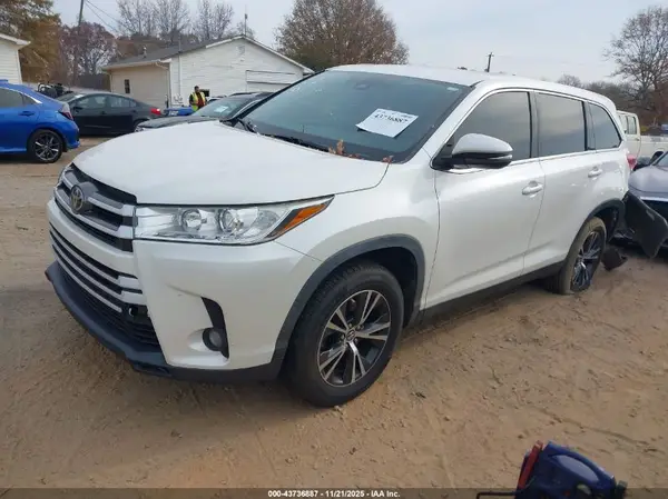 5TDZARFH5KS059602 2019 TOYOTA HIGHLANDER - Image 2