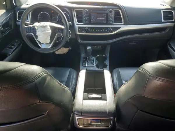 5TDZARFH5KS060135 2019 TOYOTA HIGHLANDER - Image 8