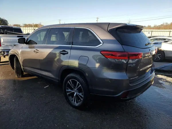 5TDZARFH5KS060281 2019 TOYOTA HIGHLANDER - Image 2