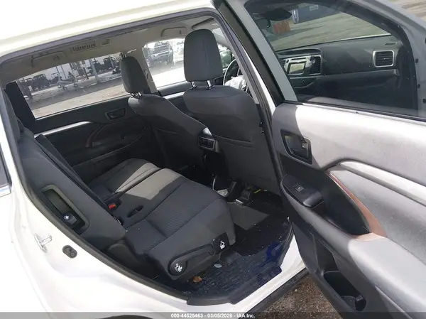 5TDZARFH5KS060314 2019 TOYOTA HIGHLANDER - Image 8