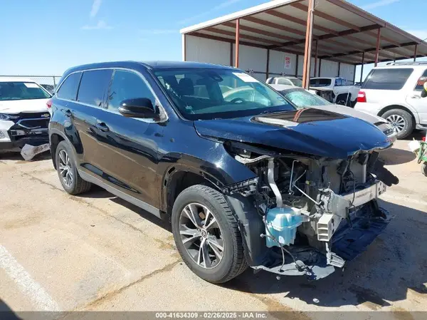 5TDZARFH5KS060331 2019 TOYOTA HIGHLANDER - Image 1