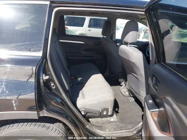 5TDZARFH5KS060331 2019 TOYOTA HIGHLANDER - Image 8
