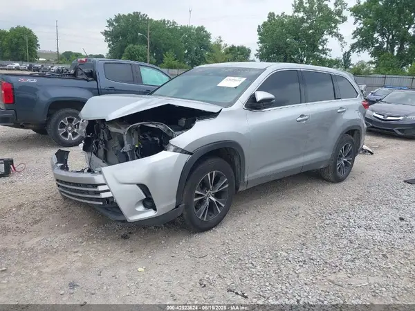 5TDZARFH5KS060605 2019 TOYOTA HIGHLANDER - Image 2