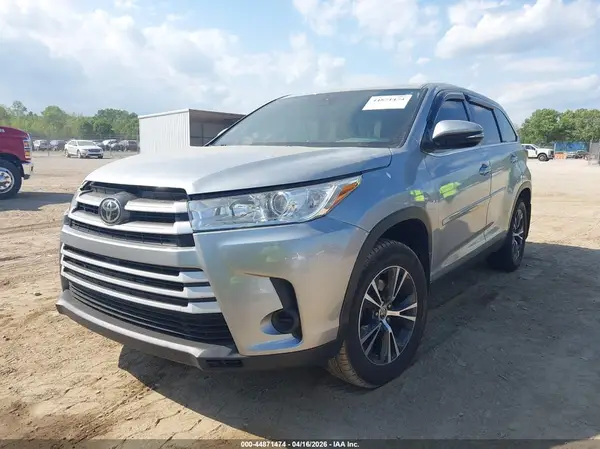 5TDZARFH5KS061480 2019 TOYOTA HIGHLANDER - Image 2