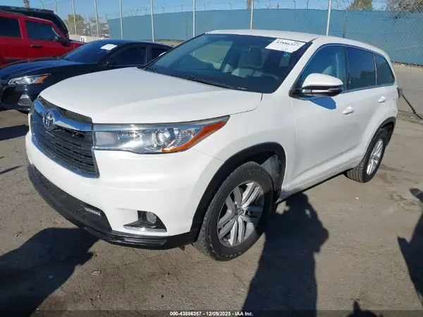 5TDZARFH6GS020802 2016 TOYOTA HIGHLANDER - Image 2