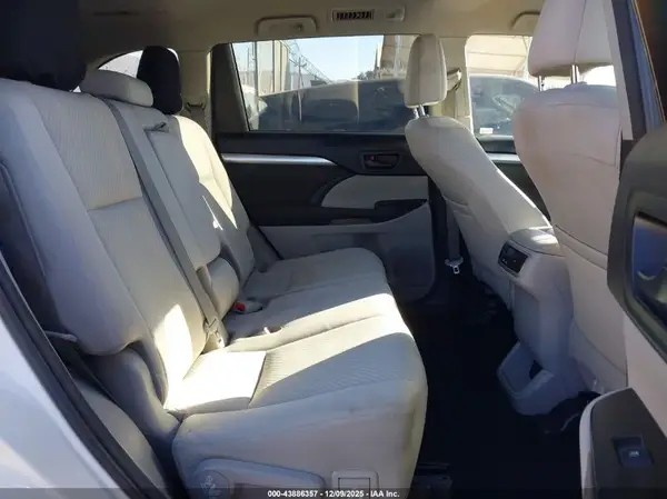 5TDZARFH6GS020802 2016 TOYOTA HIGHLANDER - Image 8