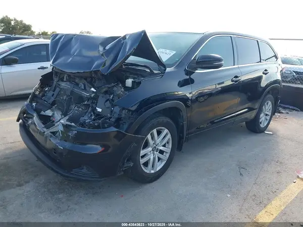 5TDZARFH6GS023120 2016 TOYOTA HIGHLANDER - Image 2