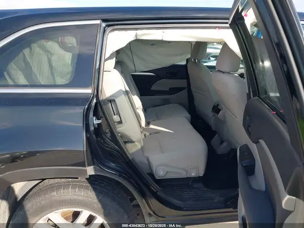 5TDZARFH6GS023120 2016 TOYOTA HIGHLANDER - Image 8
