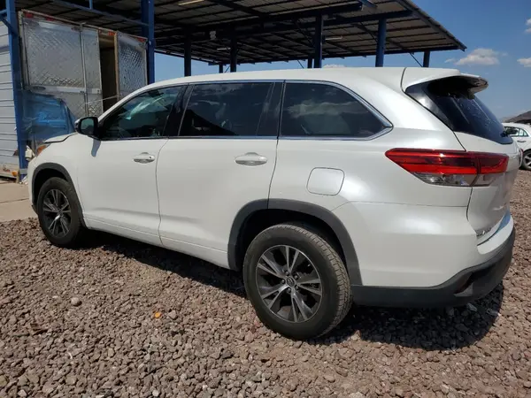 5TDZARFH6HS023717 2017 TOYOTA HIGHLANDER - Image 2
