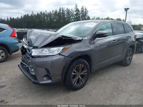 5TDZARFH6HS026472 2017 TOYOTA HIGHLANDER - Image 2