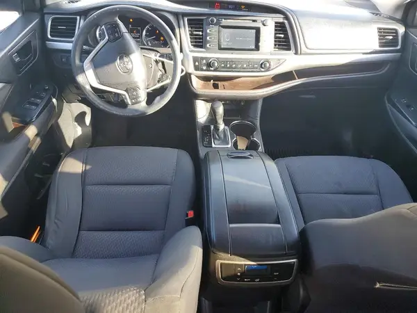 5TDZARFH6HS026858 2017 TOYOTA HIGHLANDER - Image 8