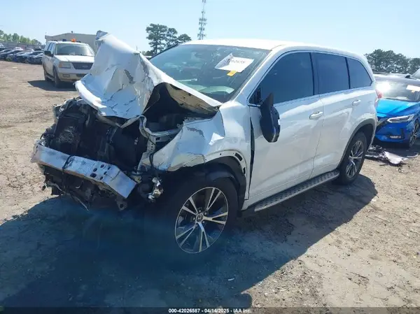 5TDZARFH6HS031526 2017 TOYOTA HIGHLANDER - Image 2