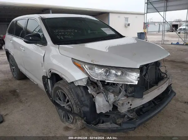 5TDZARFH6HS032773 2017 TOYOTA HIGHLANDER - Image 1