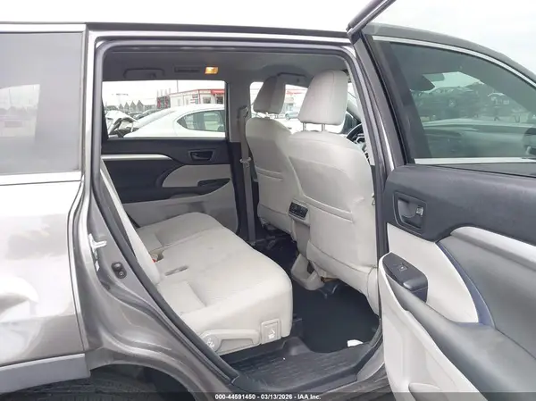 5TDZARFH6JS033413 2018 TOYOTA HIGHLANDER - Image 8