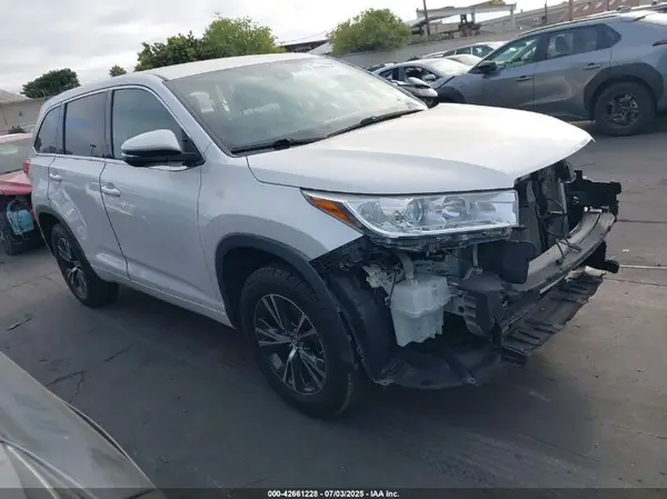 5TDZARFH6JS034951 2018 TOYOTA HIGHLANDER - Image 1