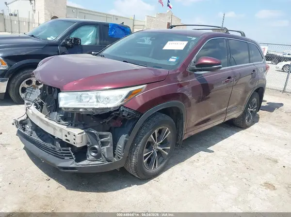 5TDZARFH6JS035890 2018 TOYOTA HIGHLANDER - Image 2