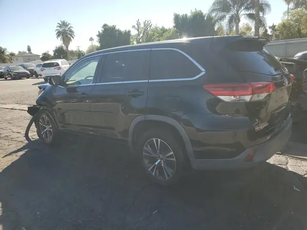 5TDZARFH6JS040006 2018 TOYOTA HIGHLANDER - Image 2